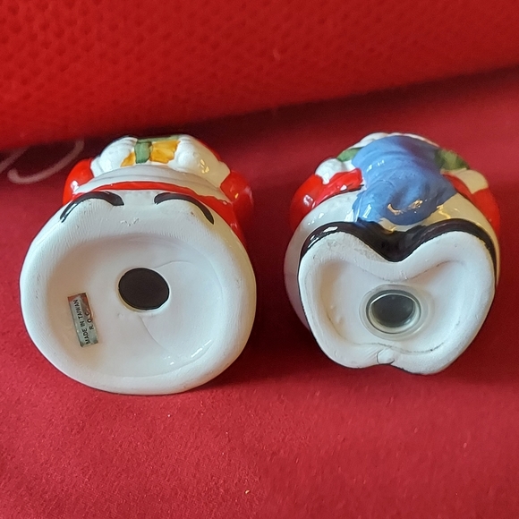 Vintage Santa & Mrs. Claus Salt & Peppers - Picture 10 of 12